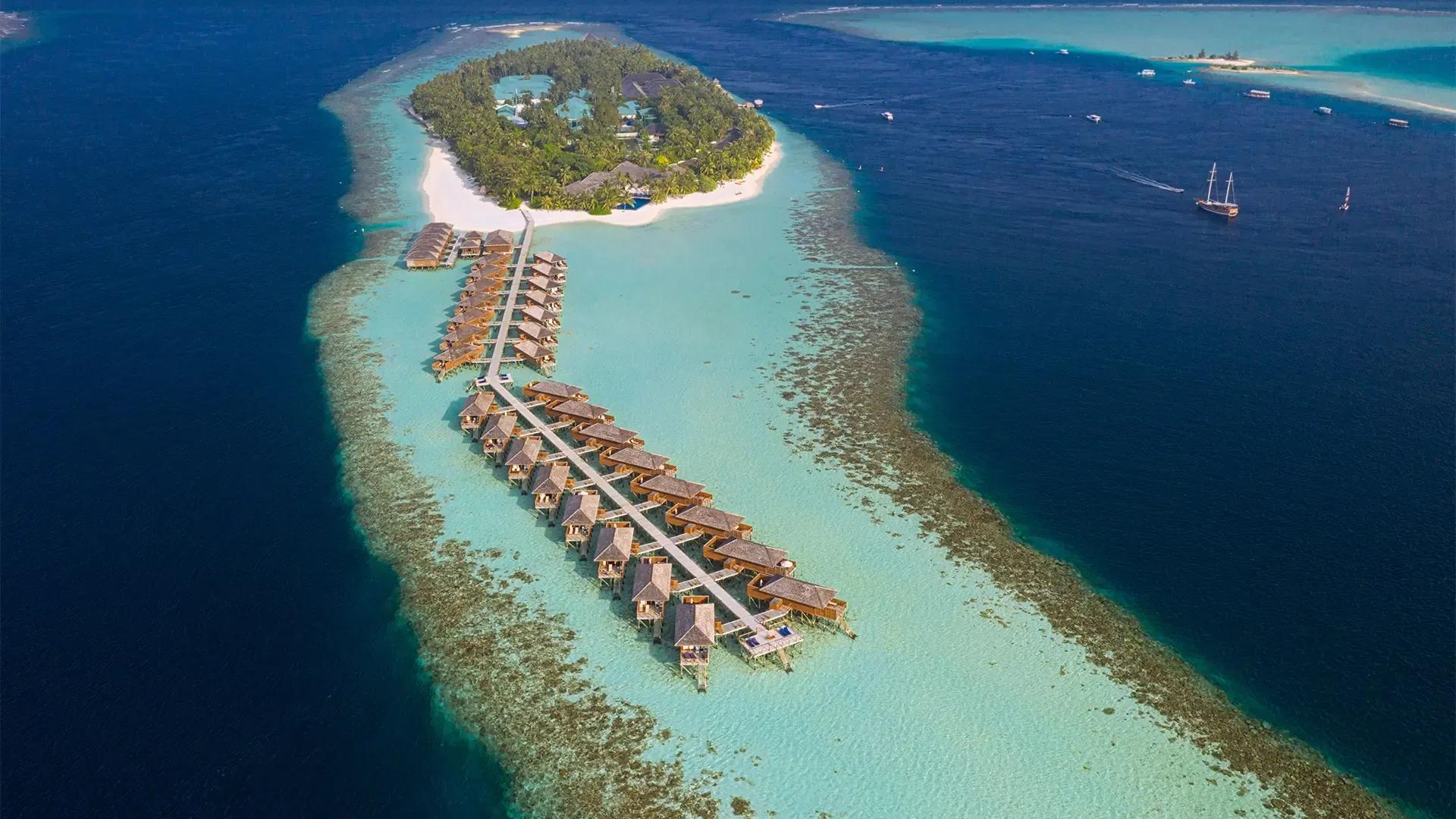Vilamendhoo Island Resort & Spa 4*