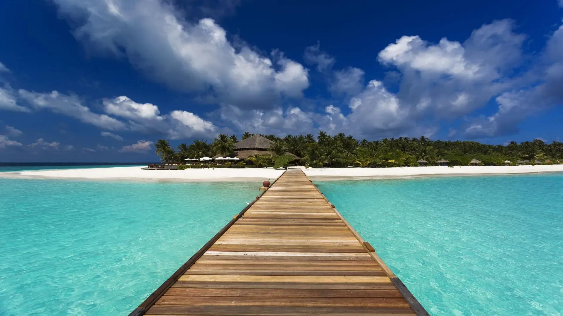 Filitheyo Island Resort 4*