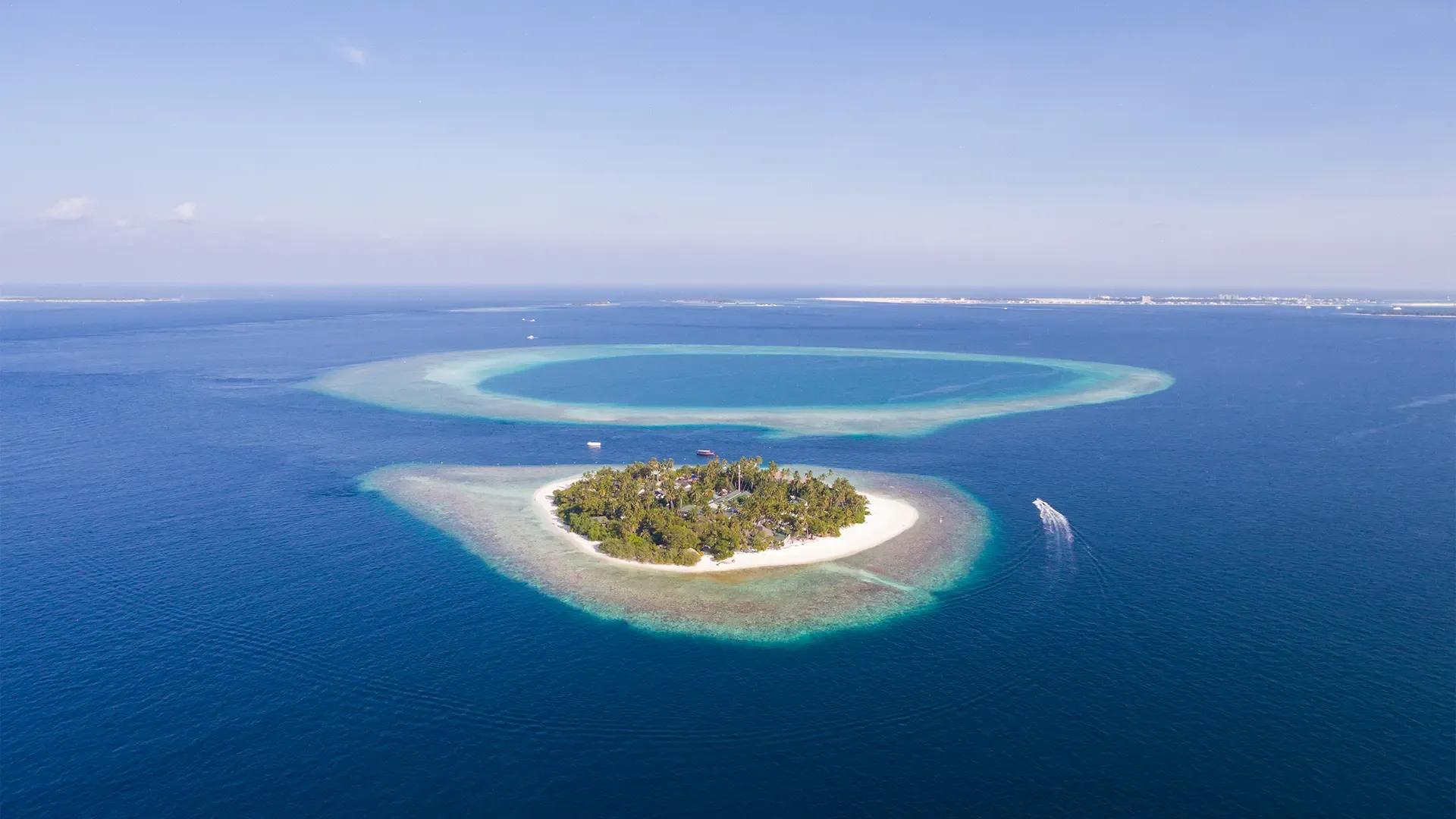 Malahini Kuda Bandos Resort 4*