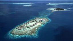 The Halcyon Private Isles Maldives — Отели с домашним рифом