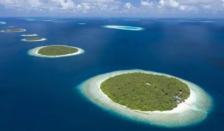 Royal Island Resort & Spa 5*