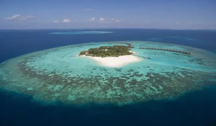 Thulhagiri Island Resort & Spa 4*