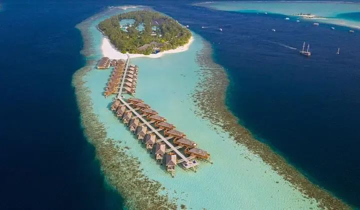 Vilamendhoo Island Resort & Spa 4*