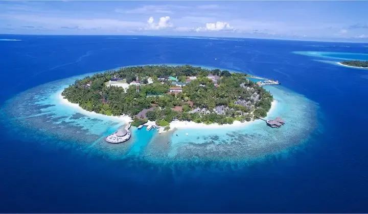 Bandos Maldives 4*