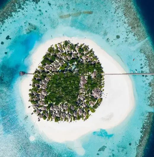 image-https://maldivus.ru/media/hotels/20/image/520x530/banyan-tree-vabbinfaru-5-hotel-1679.webp