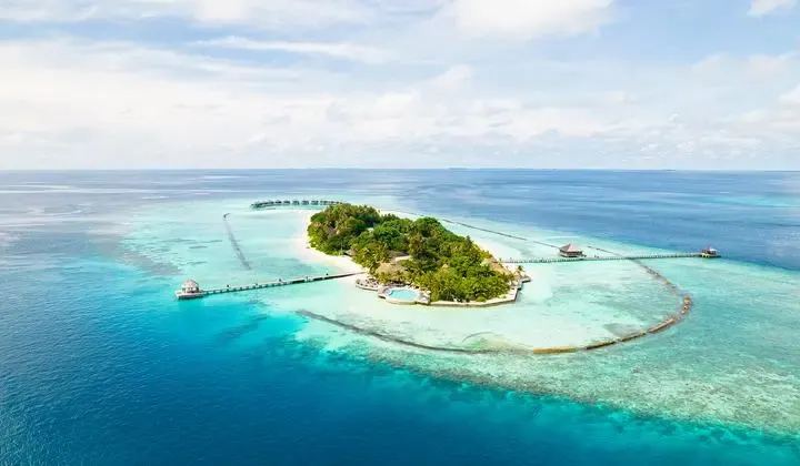 Komandoo Island Resort & Spa 4*