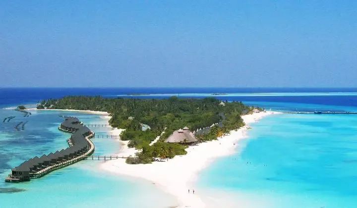 Kuredu Island Resort & Spa 4*