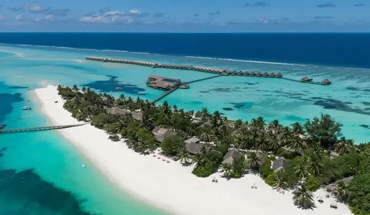 LUX* South Ari Atoll 5*