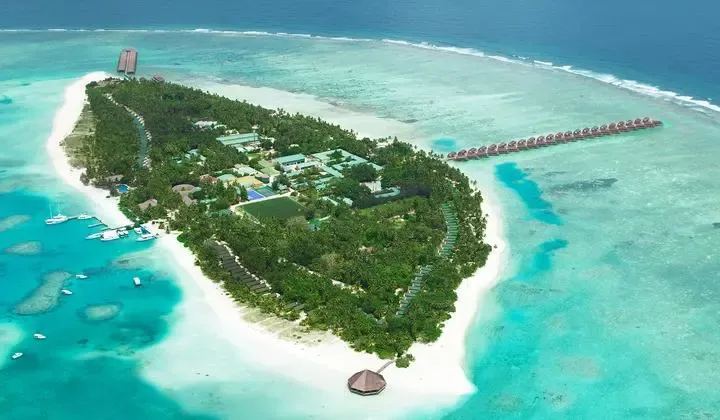Meeru Island Resort & Spa 4*