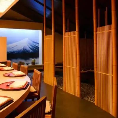 image-https://maldivus.ru/media/restaurants/9/image/400x400/-restaurant-75430.webp