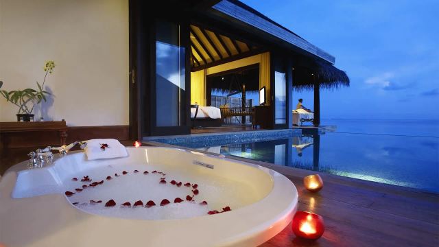 image-https://maldivus.ru/media/villas/2482/image/260x260/sunset-over-water-pool-villa-villa-89096.webp