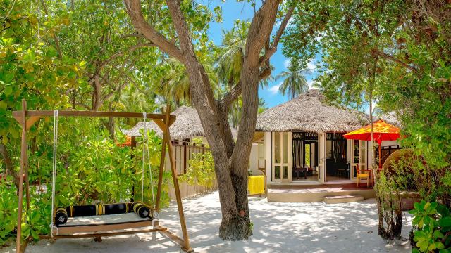 image-https://maldivus.ru/media/villas/2498/image/260x260/beachfront-villa-villa-28953.webp