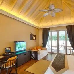 image-https://maldivus.ru/media/villas/2512/image/260x260/garden-villa-villa-30173.webp