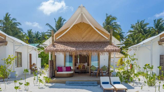 image-https://maldivus.ru/media/villas/2590/image/260x260/platinum-beach-bungalow-villa-94069.webp