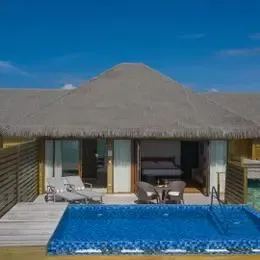 Lagoon Suite Pool: бассейн с мозаикой на палубе над лагуной