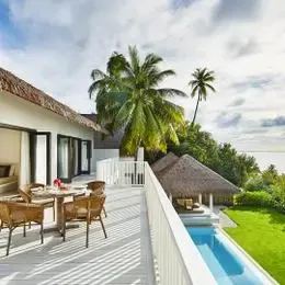 image-https://maldivus.ru/media/villas/2640/image/260x260/como-residence-villa-7880.webp