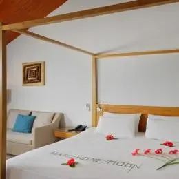 image-https://maldivus.ru/media/villas/2721/image/260x260/water-bungalow-villa-21782.webp