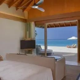 image-https://maldivus.ru/media/villas/2722/image/260x260/beach-villas-villa-90654.webp
