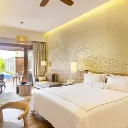 image-https://maldivus.ru/media/villas/3057/image/260x260/beach-suite-villa-55667.webp