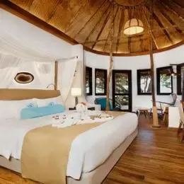 image-https://maldivus.ru/media/villas/3080/image/260x260/deluxe-bungalow-villa-57861.webp