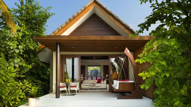 image-https://maldivus.ru/media/villas/3147/image/260x260/beach-villa-villa-38652.webp