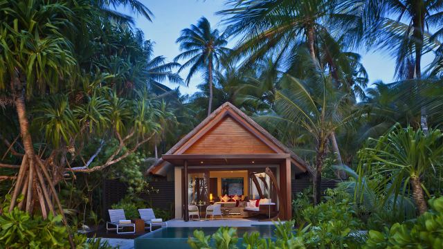 image-https://maldivus.ru/media/villas/3149/image/260x260/beach-pool-villa-villa-31158.webp