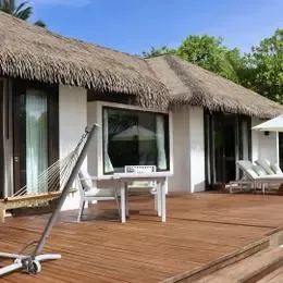 image-https://maldivus.ru/media/villas/3155/image/260x260/beach-villa-villa-94796.webp