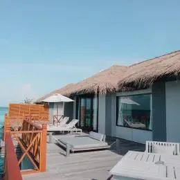 image-https://maldivus.ru/media/villas/3156/image/260x260/water-villa-villa-92443.webp