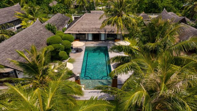 image-https://maldivus.ru/media/villas/3217/image/260x260/royal-reserve-villa-23049.webp
