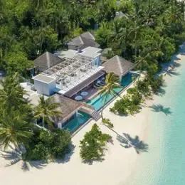 image-https://maldivus.ru/media/villas/3278/image/260x260/raffles-royal-residence-villa-78373.webp