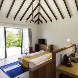 image-https://maldivus.ru/media/villas/3320/image/260x260/beach-pool-bungalow-villa-33858.webp