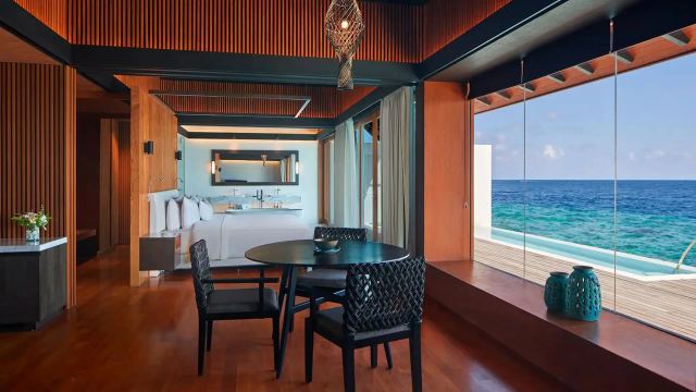 image-https://maldivus.ru/media/villas/5055/image/260x260/overwater-villa-pool-villa-71954.webp