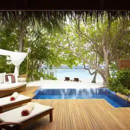 image-https://maldivus.ru/media/villas/2547/image/260x260/baros-pool-villa-villa-62179.webp