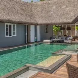 image-https://maldivus.ru/media/villas/2798/image/260x260/two-bedroom-oceanfront-bungalow-partial-sea-view-villa-72662.webp